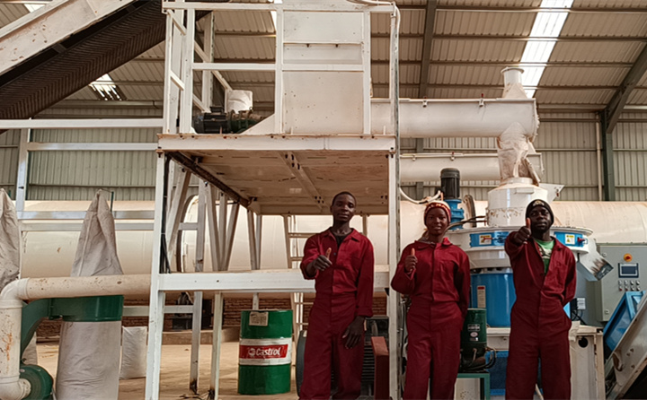 生物質茄子影视视频在线观看非洲馬拉維客戶現場 生物質茄子影视视频在线观看非洲馬拉維客戶現場